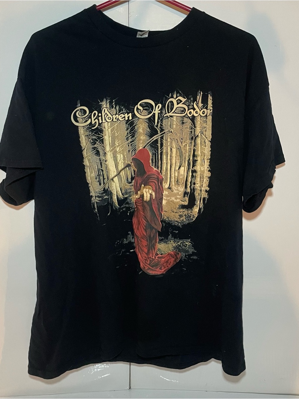 Gildan Black T‑Shirt with Red Hooded Figure Graphic